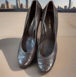 Gianni Bini Chocolate Brown Leather Pumps Womens Sz 8 Heels Shoes Closed Toe